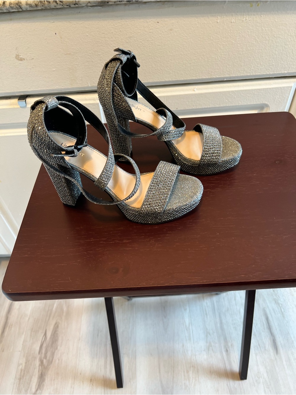 Limelight Women's Lainey Sparkle
Platform Block Heel Pewter Sandals
Size 7